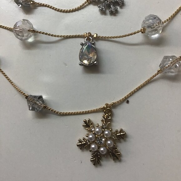 Betsey Johnson New 3-Tier Snowflake and Pearls Necklace - Picture 2 of 6